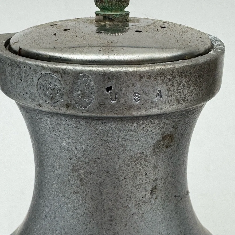 Vintage Salt & Pepper Shaker